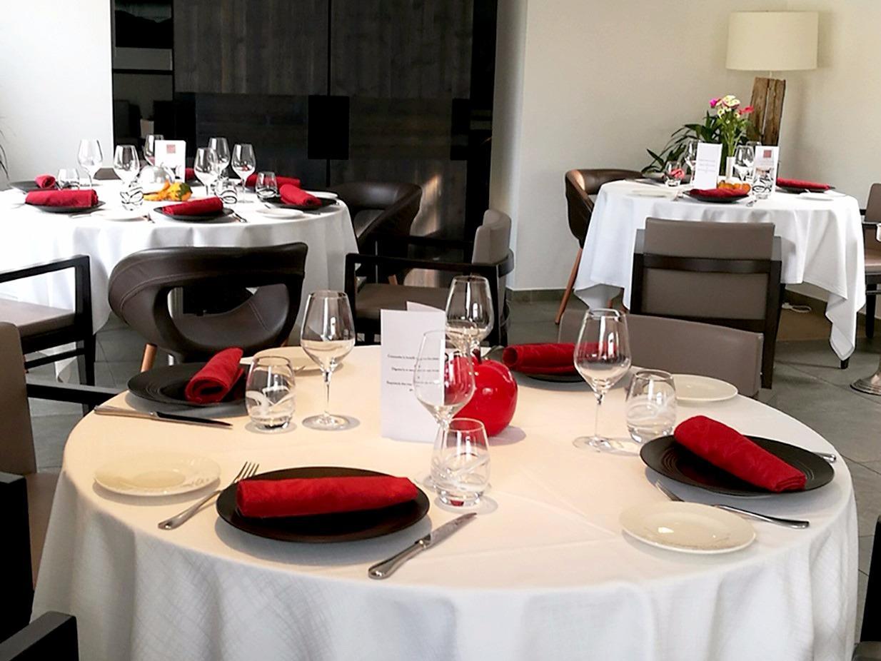 Hotel Blanc Marigny-Saint-Marcel ภายนอก รูปภาพ