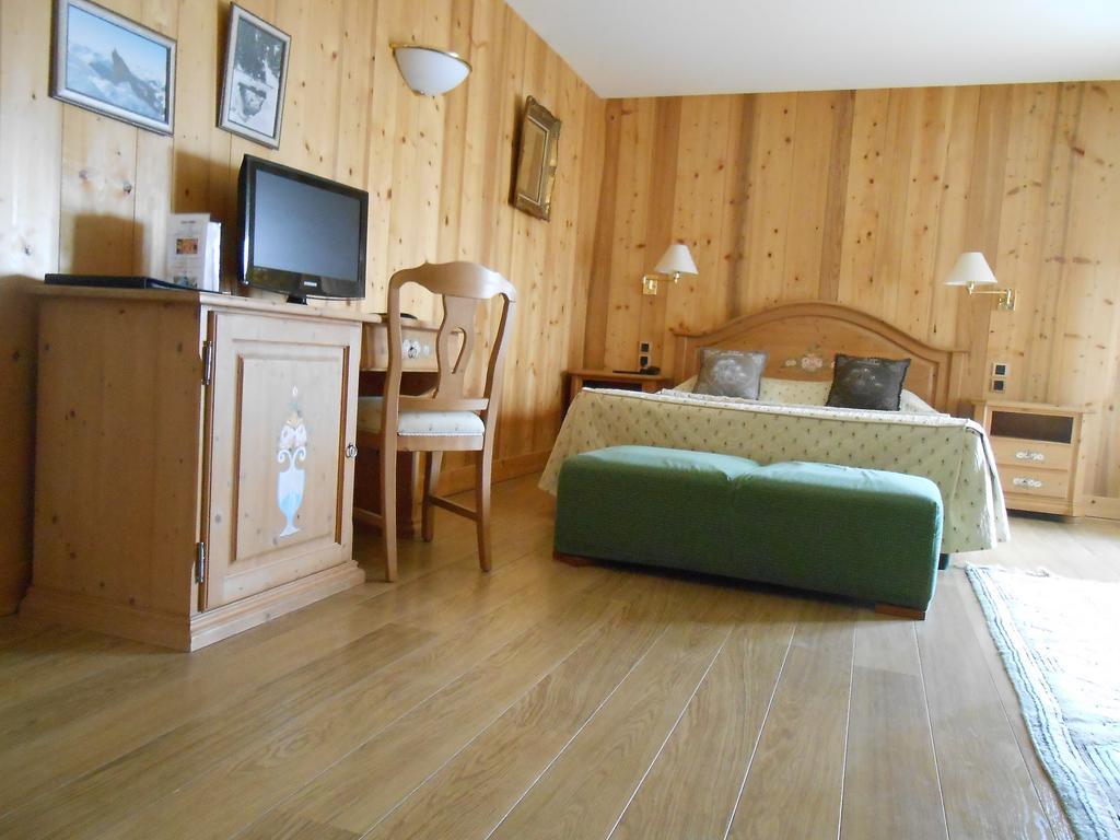 Hotel Blanc Marigny-Saint-Marcel ภายนอก รูปภาพ